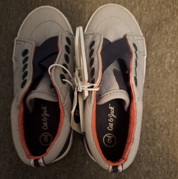 NWT size 9 boys shoes - Picture 1 of 3